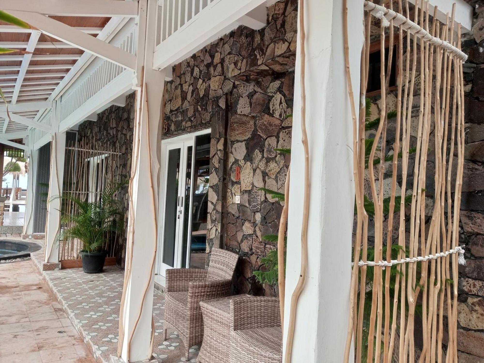 Coral Beach Seaside ギリ・トラワンガン エクステリア 写真